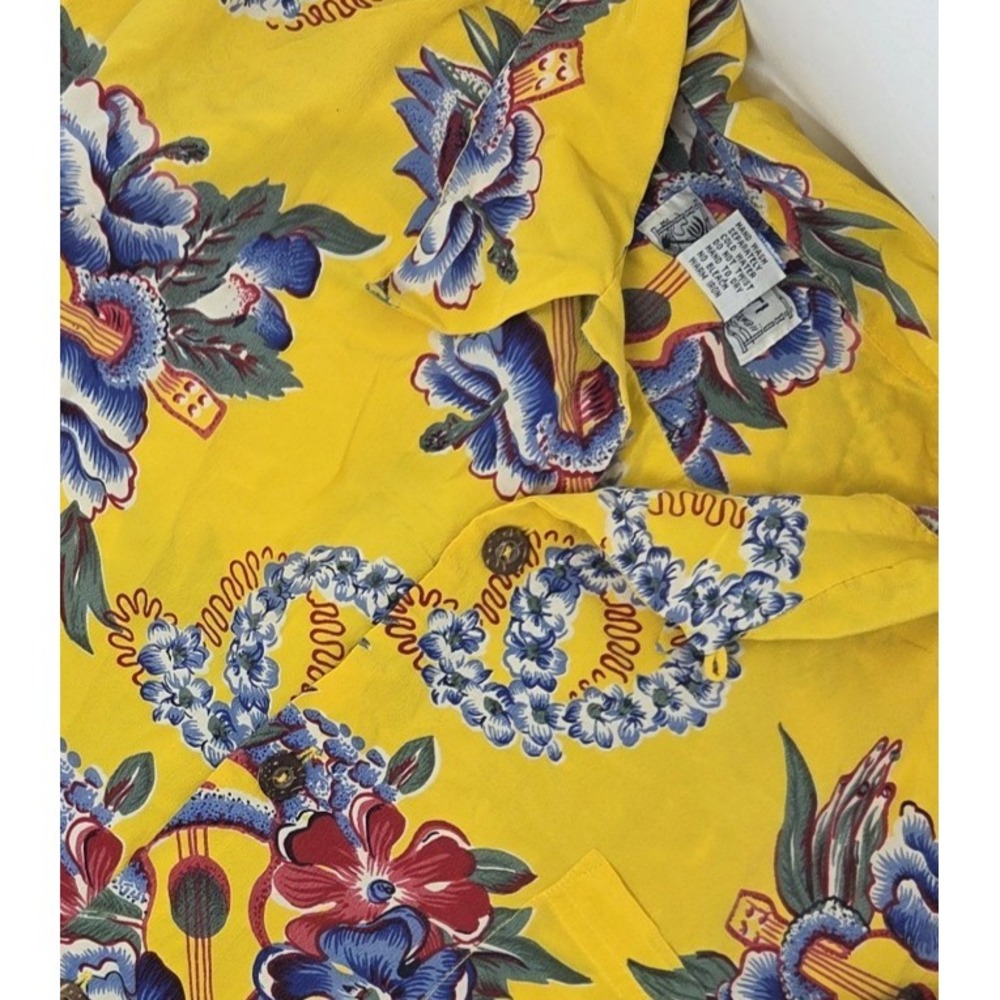 VINTAGE Avanti Silk Hawaiian Shirt Men's Size Large Yellow Floral Ukulele Print